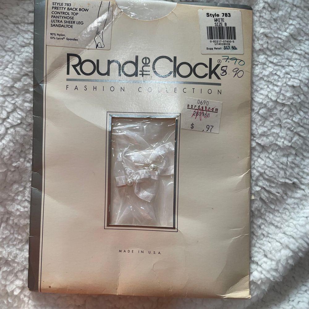 Round the Clock Back Bow Ultra Sheer Control Top white Pantyhose Sandaltoe 1990s